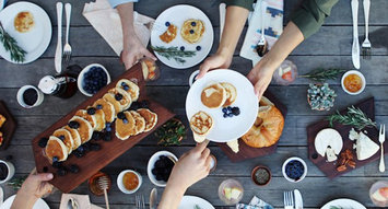 7 Easy Tips for Hosting an Amazing Brunch