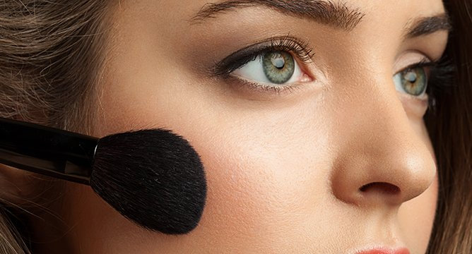 10 Natural-Looking Ways to Perk Up a Dull Winter Complexion