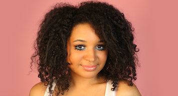 This '70s Makeup Look Is Making a Comeback