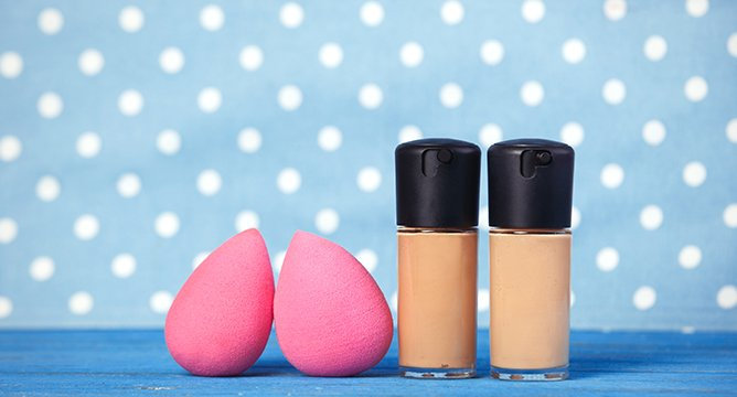 How to Properly Use a Makeup Sponge