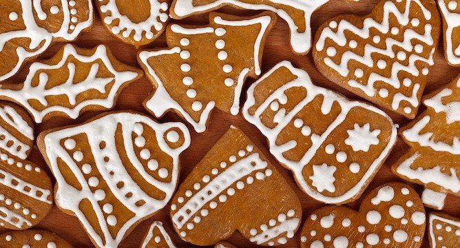 7 of the CRAZIEST Gingerbread Houses on the Web