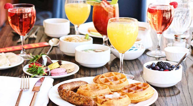 6 Bubbly Brunch Cocktails That Will Add Sparkle to Your Weekend