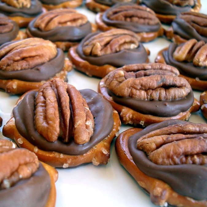 Treat Yourself: Chocolate Turtles