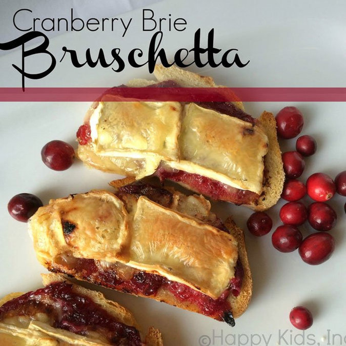 Thanksgiving Dinner Inspo: Cranberry Brie Bruschetta