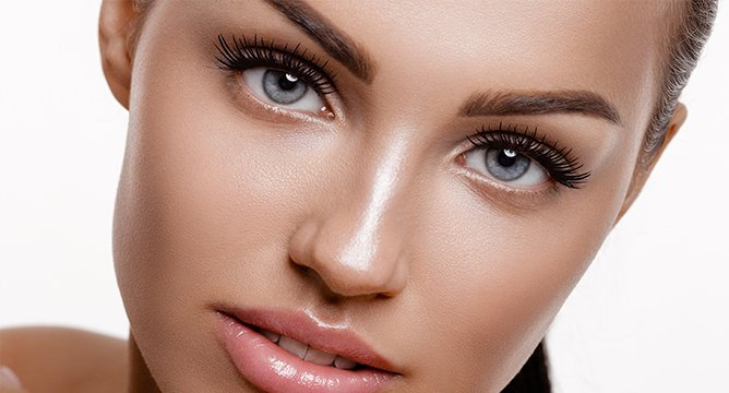 Insta Trend: Face Gloss