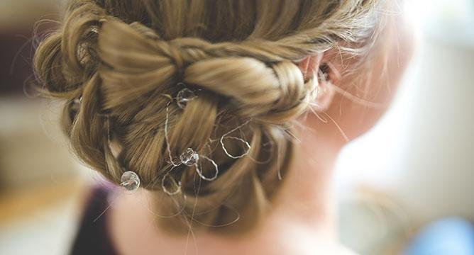 5 Irresistible Hairstyles for Prom