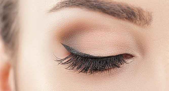 Weird Product Alert: Heated Eyelash Curler