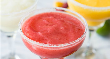 What to Drink This Weekend: 4 Fruit Cocktails