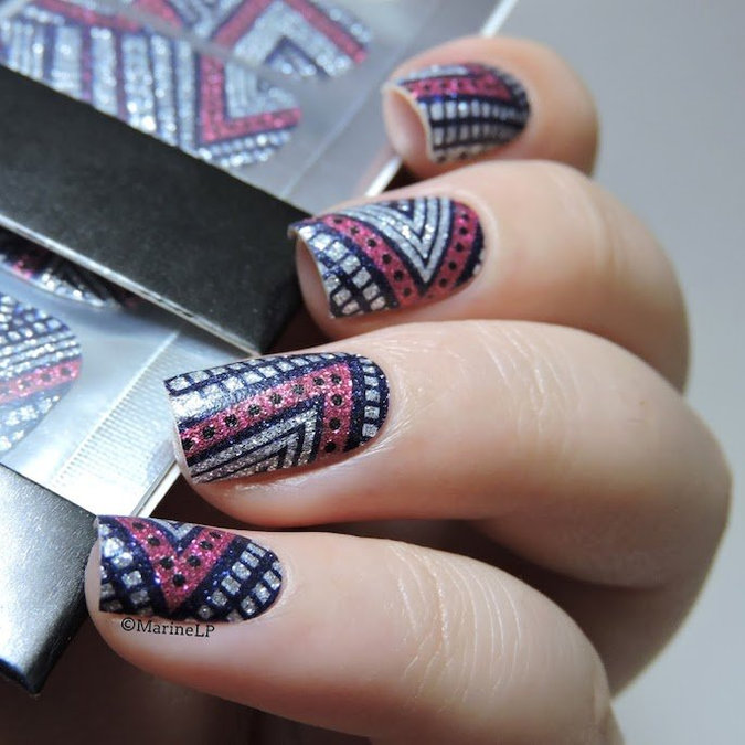 How to Dress Your Nails