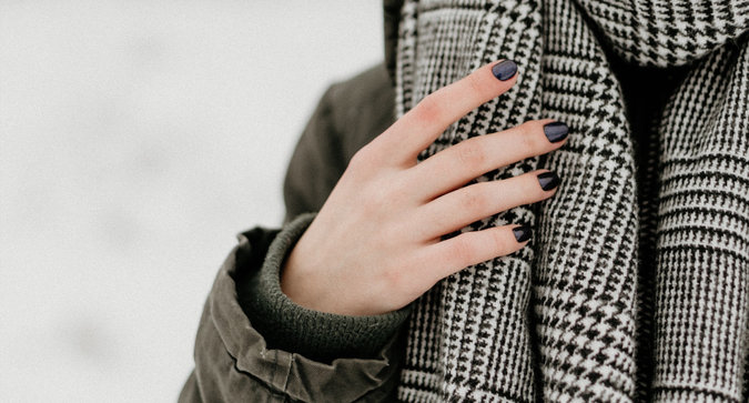 10 Things to Know About Applying Fake Nails at Home