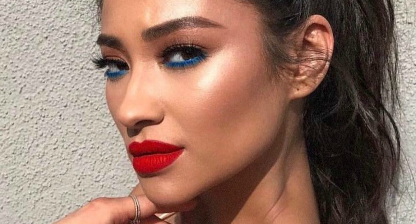 What the Heck is Upside Down Makeup? Influenster Reviews 2021