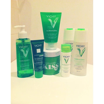 Photo of Vichy Laboratoires Normaderm Daily Exfoliating Cleansing Gel with Smoothing Micro-Particles uploaded by Ligia C.