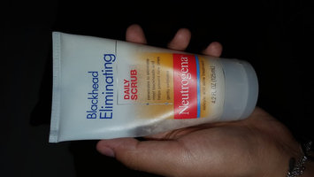 Photo of Neutrogena® Blackhead Eliminating Daily Scrub uploaded by Isabel G.