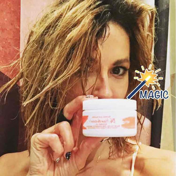 Photo of Bumble and bumble. Hairdresser's Invisible Oil Balm To Oil Pre Shampoo Masque uploaded by Elizabeth S.
