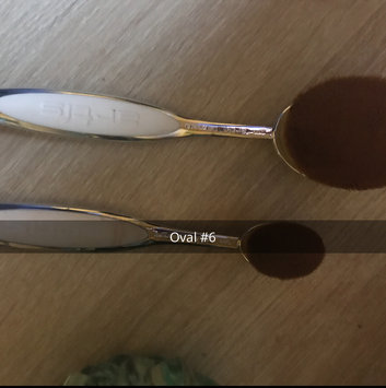 Photo of Artis Fluenta Oval 6 Brush uploaded by Cherie P.