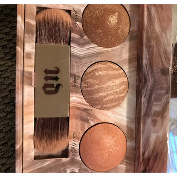 Photo of Urban Decay Naked Illuminated Trio Shimmering Powder for Face and Body uploaded by Morgan M.