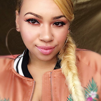 Photo of Essence How to Make Brows Wow Make-up Box uploaded by Brionna W.