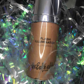 Photo of The Estée Edit by Estée Lauder Flash Illuminator uploaded by Preslee H.