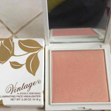 Photo of Jessica Liebeskind Illuminating Face Highlighter uploaded by Pavua V.