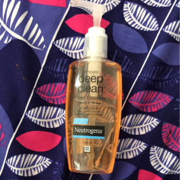 Photo of Neutrogena® Visibly Bright Daily Facial Cleanser uploaded by Yukta S.