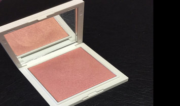 Photo of Jessica Liebeskind Illuminating Face Highlighter uploaded by Lennika W.