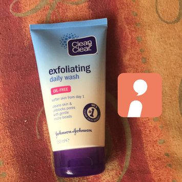 Photo of Clean & Clear® Morning Burst® Detoxifying Facial Scrub uploaded by Gabriele W.