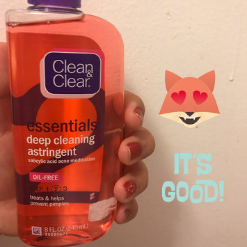 Photo of Clean & Clear® Essentials Deep Cleaning Astringent uploaded by Fernanda L.