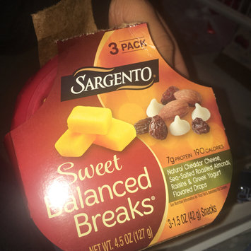 Photo of Sargento® Sweet Balanced Breaks® Natural Cheddar Cheese with Sea-Salted Roasted Almonds, Raisins and Greek Yogurt Flavored Drops uploaded by Mariana F.