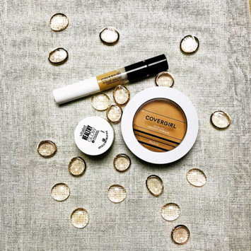 Photo of COVERGIRL Vitalist Healthy Setting Powder uploaded by Steffie S.