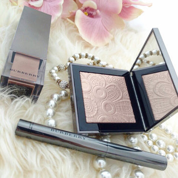 Photo of BURBERRY Fresh Glow Highlighter uploaded by Jordana V.