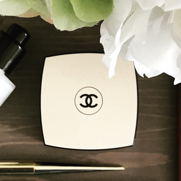 Photo of CHANEL Les Beiges Healthy Glow Gel Touch Foundation SPF 25 / PA ++ uploaded by Nadine C.