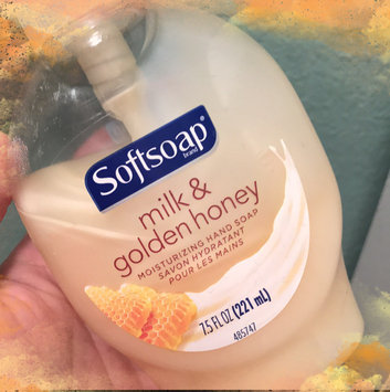 Photo of Softsoap® Crisp Cucumber & Melon Liquid Hand Soap uploaded by Victoria G.