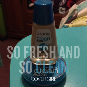 Photo of COVERGIRL Clean Matte Pressed Powder uploaded by Amanda J.