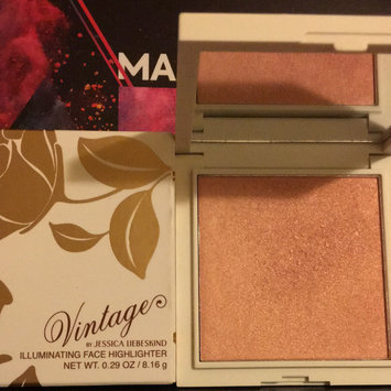 Photo of Jessica Liebeskind Illuminating Face Highlighter uploaded by Shanti R.