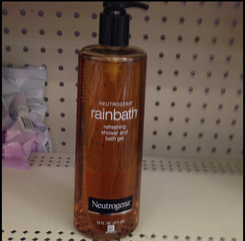 Photo of Neutrogena® Rainbath® Refreshing Shower and Bath Gel - Original uploaded by leanna b.