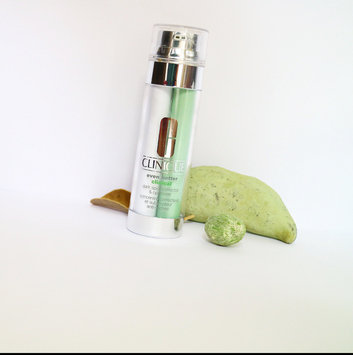 Photo of Clinique Even Better Clinical™ Dark Spot Corrector & Optimizer uploaded by li s.