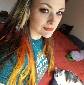 Photo of L'Oréal Paris Hair Expert Color Vibrancy Intensive Conditioner uploaded by Jennifer P.