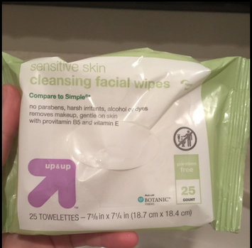 Photo of up & up 25 ct Wipe Basic Cleansing Facial Cleansing Wipes uploaded by Peyton P.