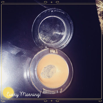 Photo of M.A.C Cosmetics Studio Finish SPF 35 Concealer uploaded by Andrea R.