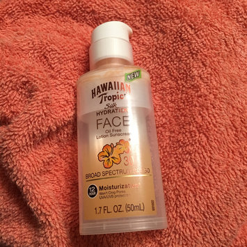 Photo of Hawaiian Tropic® Silk Hydration Weightless SPF 30 Face Sunscreen uploaded by Lilly Z.