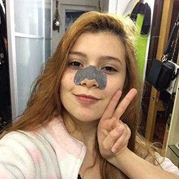 Photo of SEPHORA COLLECTION Nose Strip Charcoal - Purifying & Scrubbing uploaded by Milena R.