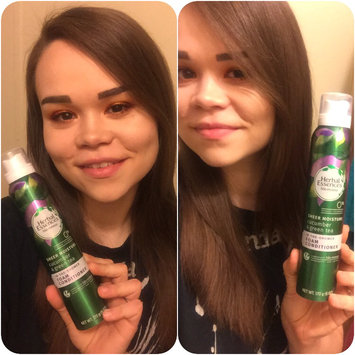 Photo of Herbal Essences Cucumber & Green Tea Foam Conditioner uploaded by Andi H.