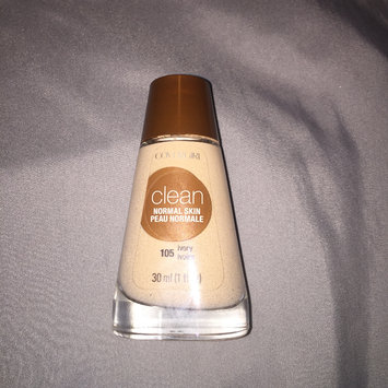 Photo of COVERGIRL Clean Matte Liquid Foundation uploaded by Annie M.