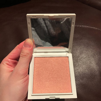 Photo of Jessica Liebeskind Illuminating Face Highlighter uploaded by Nicole R.