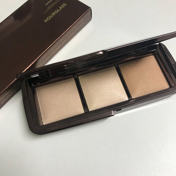 Photo of Hourglass Ambient Lighting Palette uploaded by Edita P.