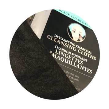 Photo of Detoxfiying Cleansing Face Cloths uploaded by Amber L.