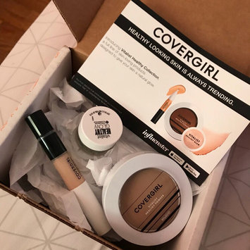 Photo of COVERGIRL Vitalist Healthy Setting Powder uploaded by tahnea e.