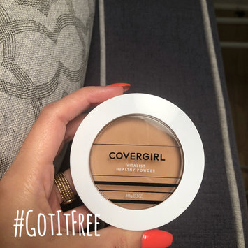 Photo of COVERGIRL Vitalist Healthy Setting Powder uploaded by Shima Z.