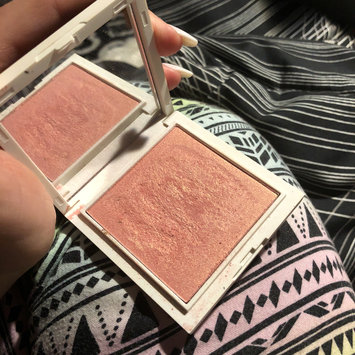 Photo of Jessica Liebeskind Illuminating Face Highlighter uploaded by Michelle M.