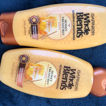 Photo of Garnier Whole Blends Honey Treasures Repairing Shampoo uploaded by Charnel G.